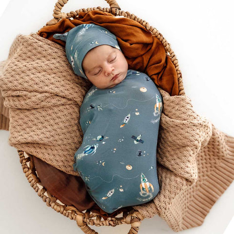 [Snuggle Hunny] Snuggle Swaddle & Beanie Set - Rocket